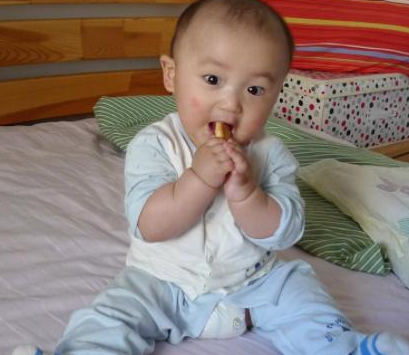 「樱桃育儿经」6岁孩子天天喝牛奶，却脾虚不长个，医生：这4种是“假牛奶”