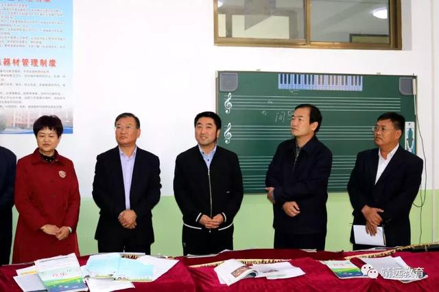 头条市人大常委会副主任温旭东调研糜滩中学教育教学工作