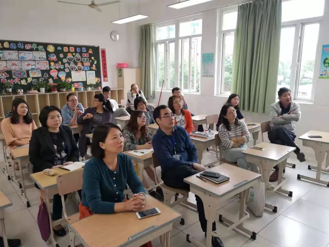 技术支持 燃动课堂 ——曹行小学开展信息技术应用能力提升工程