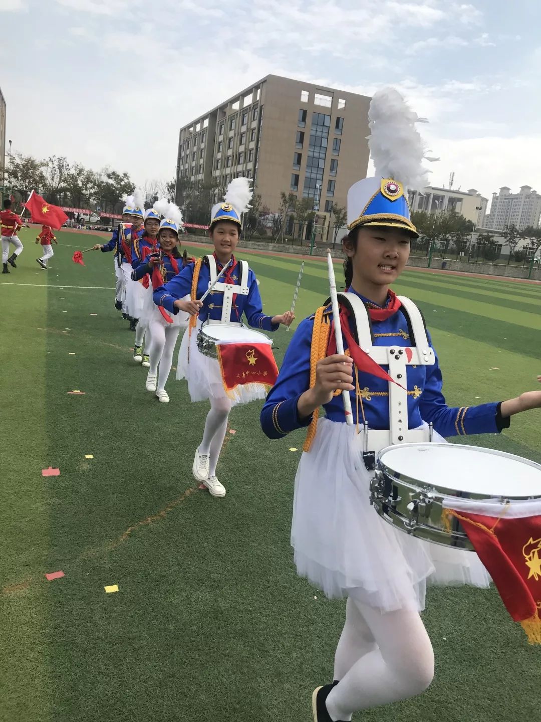 偶像天团荣耀归来上马中心小学鼓号队勇夺山东省鼓号操大赛金号奖第一