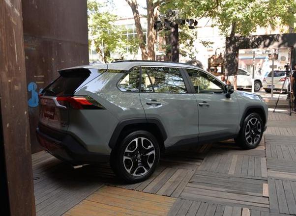 不变则已 一变惊人 深度体验一汽丰田rav4荣放