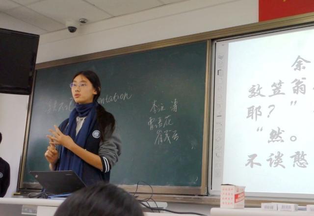 原创清华学霸武亦姝低调现身复旦大学，身高很突出，男生：好有压力