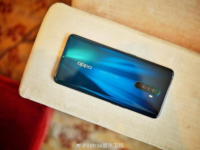 65W超级闪充开启快充2.0 OPPO新机秀肌肉引媒体热议
