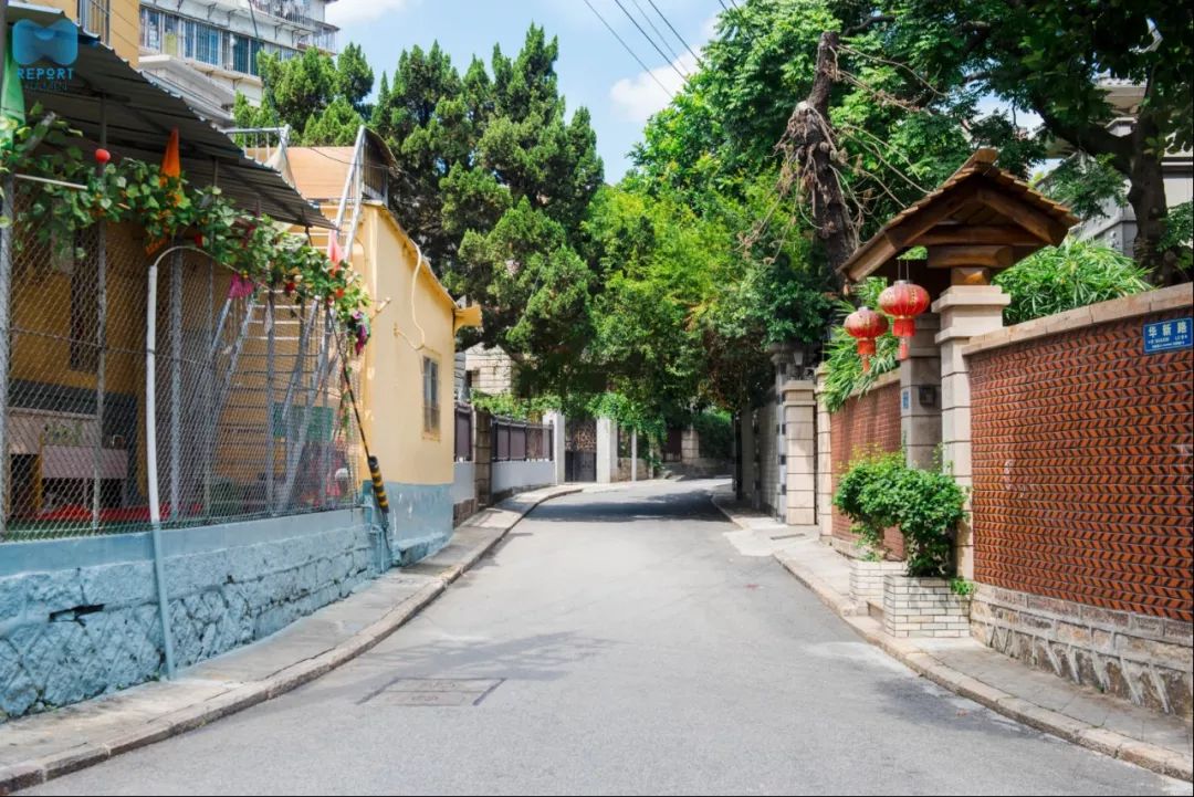 漫步于华侨新村,静谧安详而又不乏生机.