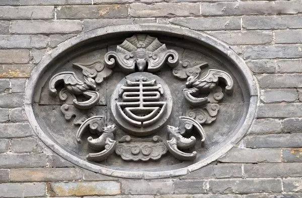 所谓"建筑必有图,有图必有意,有意必吉祥,正是王家大院雕刻艺术的