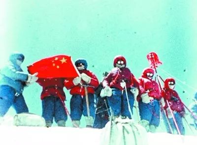 名诗欣赏《山高路远》