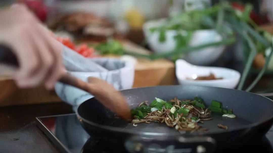 未来人口过多食用人类_人口过多图片