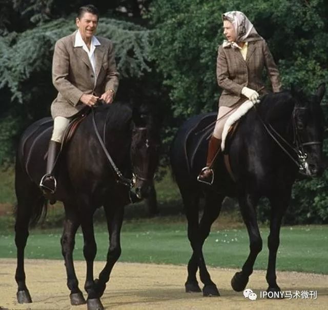 90多岁的骑马爱好者英国女王检阅皇家骑兵卫队