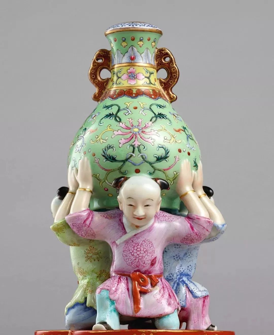 清乾隆粉彩三子献寿宝瓶拍出1577万：苏富比香港清代御瓷专场成交价一览 