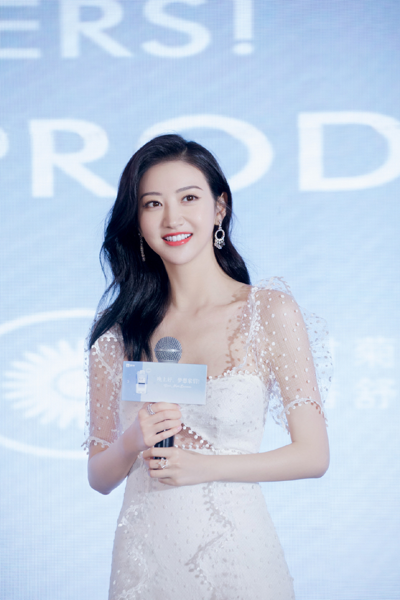 景甜演技提升很大 f2c4ae1e276b408b9c4a2725ca7bf570.jpeg