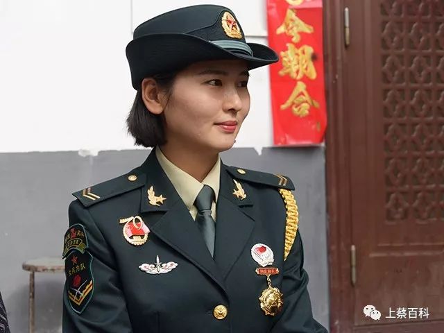 热烈欢迎上蔡参加国庆阅兵的大学生女兵回来啦