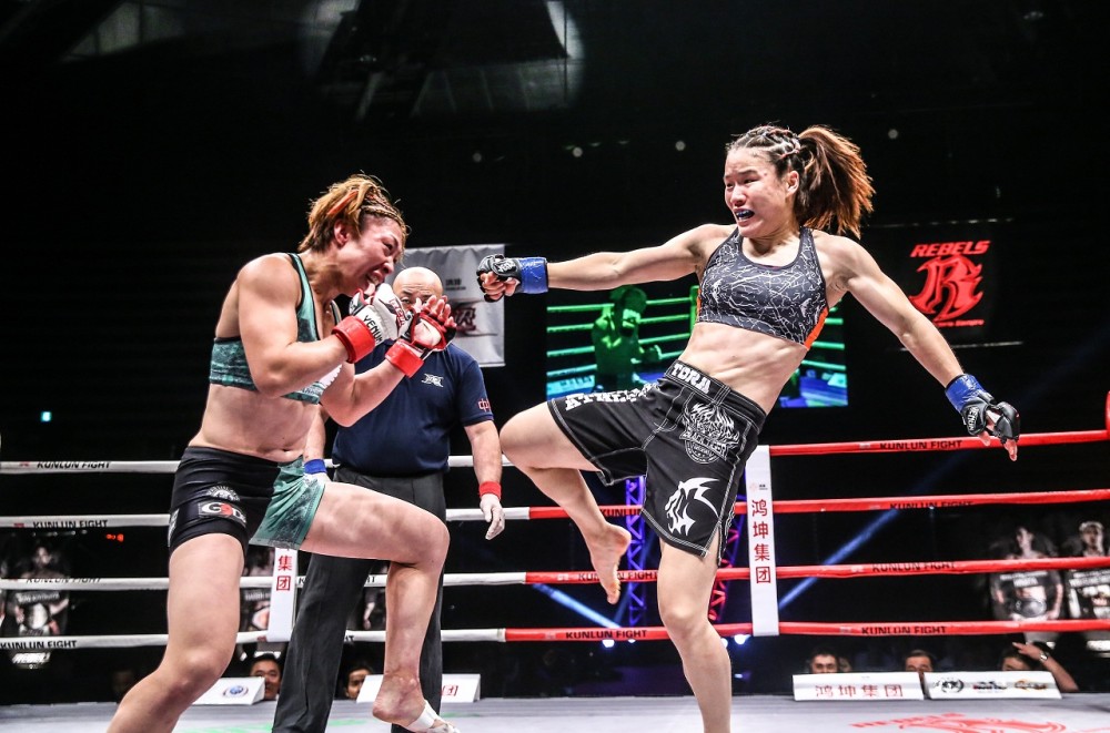 中国女将张伟丽海外血洗日本女拳王,铁肘脸上划口子男人都怕