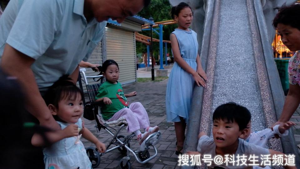 「科技生活频道」原创紧急求救！8岁少女急需救命药 父亲：她的肚子就要破裂而亡了