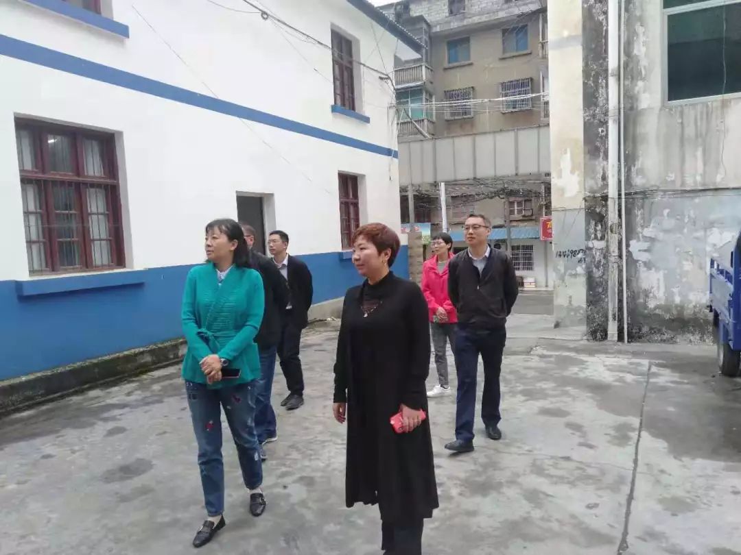 周志蓉赴五峰镇调研乡镇站所干部队伍建设情况