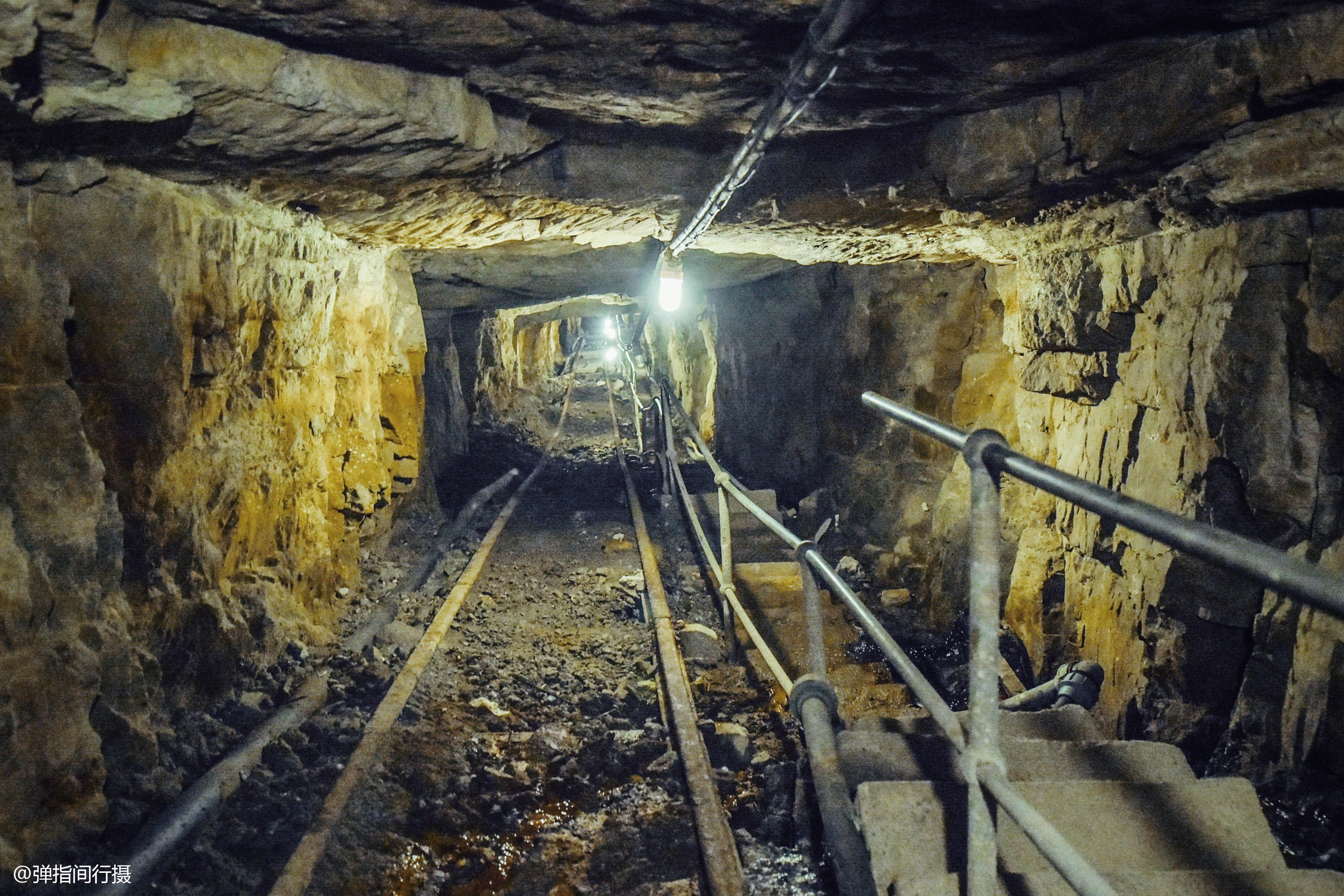 全球第一金矿：深度超4千米员工4千名，每吨挖到10克黄金就能盈利|挖矿|金矿|南非_新浪新闻