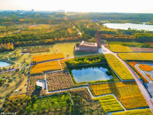 位于宿迁市区北部湖滨新区,美丽的骆马湖畔,,距市中心7公里,属马陵山