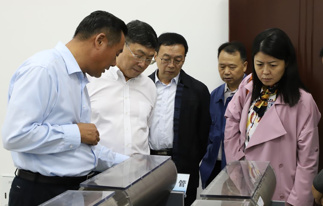 刘艳江刘丕人一行到四室青岛双瑞现场办公