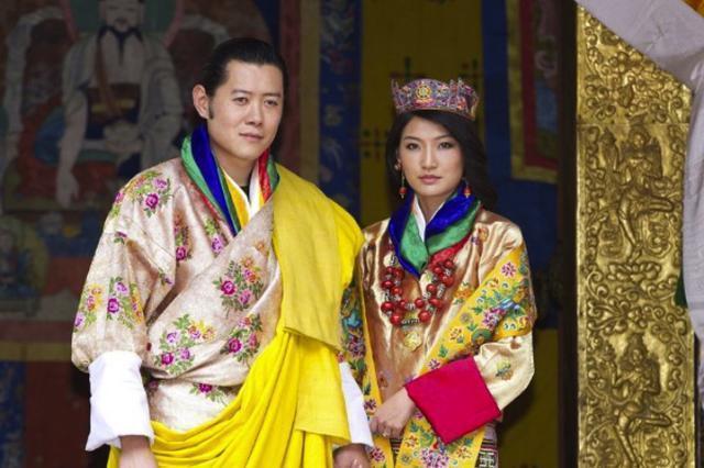 90后不丹王后和国王结婚8周年纪念日！21岁嫁王室如今依然好少女