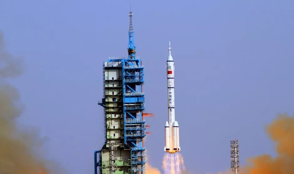 神州九号4掌握空间出舱活动技术的国家我国自此成为世界上第三个翟