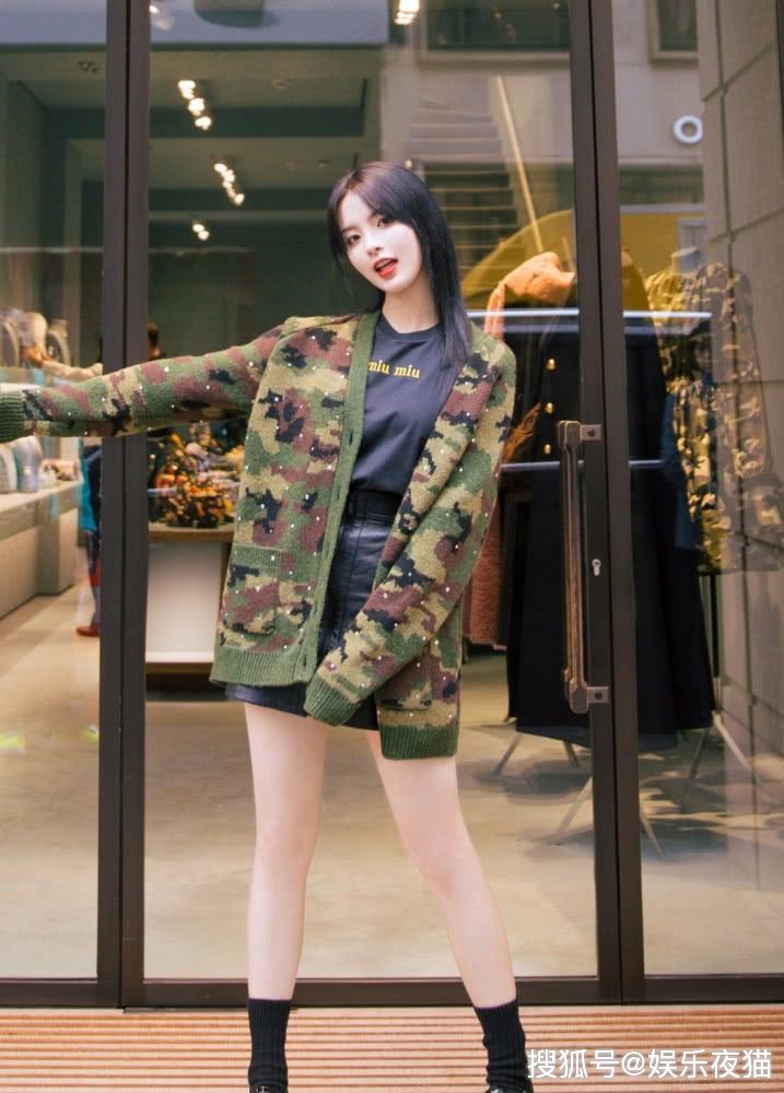 怎么搭配才好看小学生 e3741e095abb4df183855f146fc1363d.jpeg