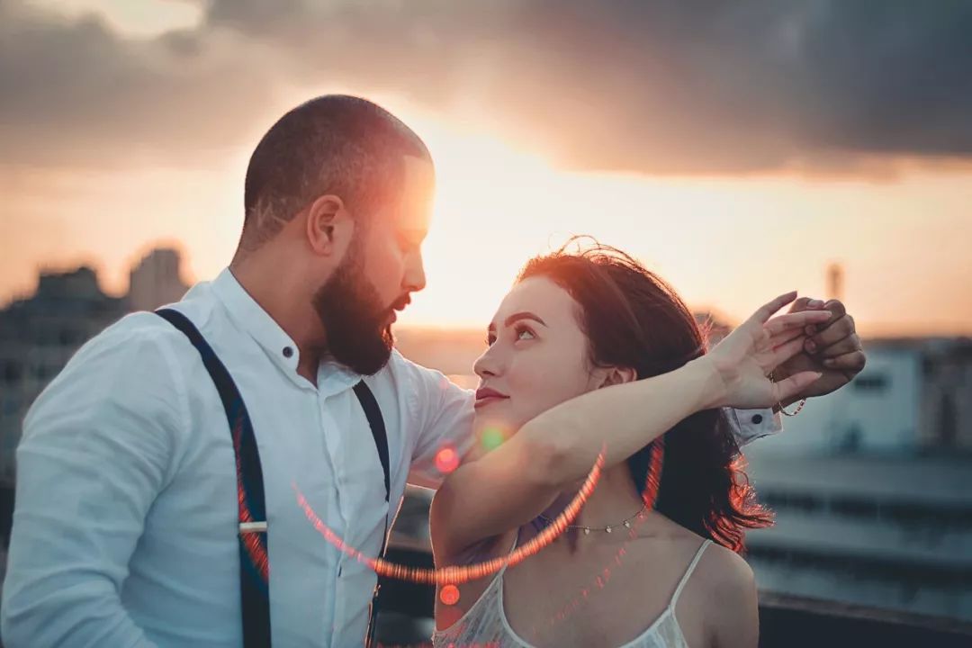 如何追到心仪对象 086cc334b34547a0a309d11b03927bff.jpeg
