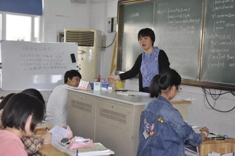 互学互鉴互联互通江阴市青阳中学领导老师莅临汇龙中学交流