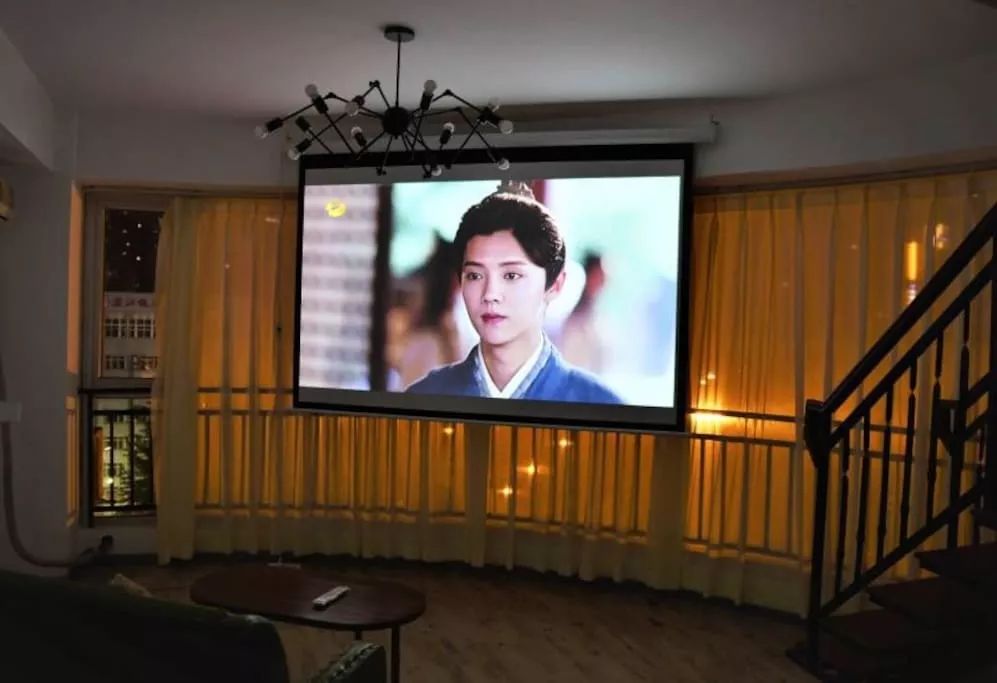 挂着的小饰品也很用心,拍几张发朋友圈,看起来逼格很高 04 风格:现代