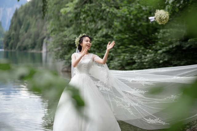 天鹅堡婚纱照_周杰伦婚纱照天鹅堡