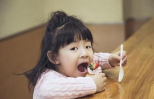 樱桃育儿经@儿科医生点名的3种零食黑名单，娃吃积食又上火，家长赶紧停手！
