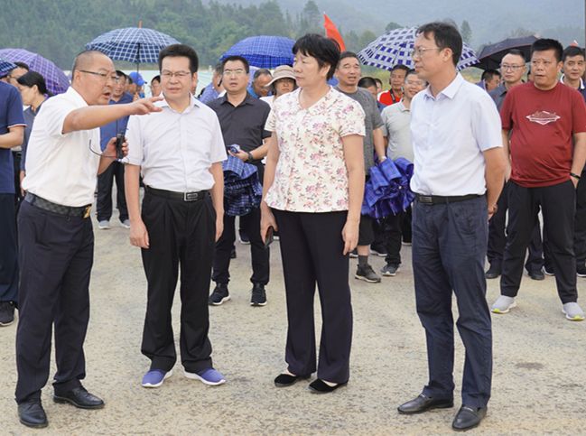 由兰英书记带队的龙南区县党政考察团 赴安远,全南"取经" 一天跑两县