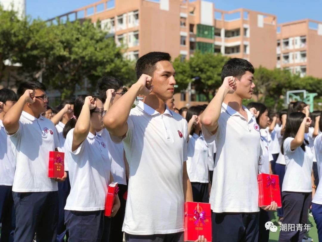 这20个潮汕学校校服最好看!有你的学校吗?_汕头