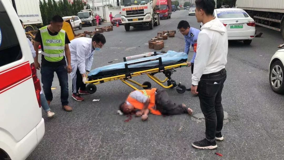 太突然靖江一场严重车祸让这个家庭陷入困境