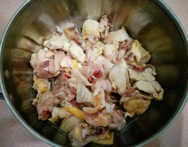 鸡块怎么焯水最好 d15d0d2805074985914f30b8217ae8c0.jpeg