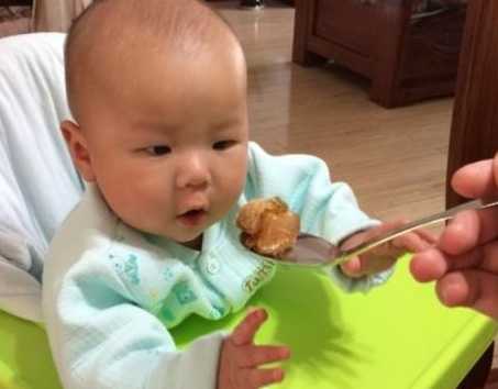 樱桃育儿经：儿科主任：孩子睡前，宁可饿着也不要吃这5种食物，易积食不长个