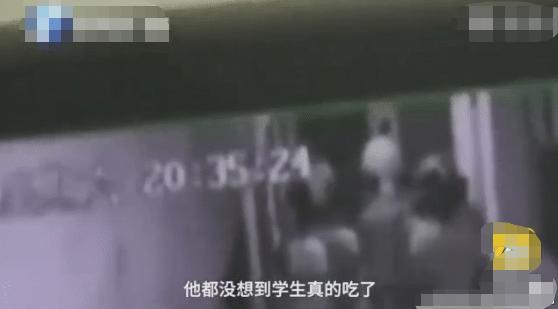 河南一老师逼学生吃垃圾，教体局：当时说气话，没想到学生都吃了