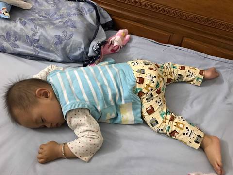 蓝象宝贝育儿：宝宝出现5种情况，说明脾胃已经受伤了，医生：3招护理娃脾胃好