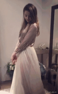 搞笑GIF图：新买的裙子，你觉得咋样？_伤害