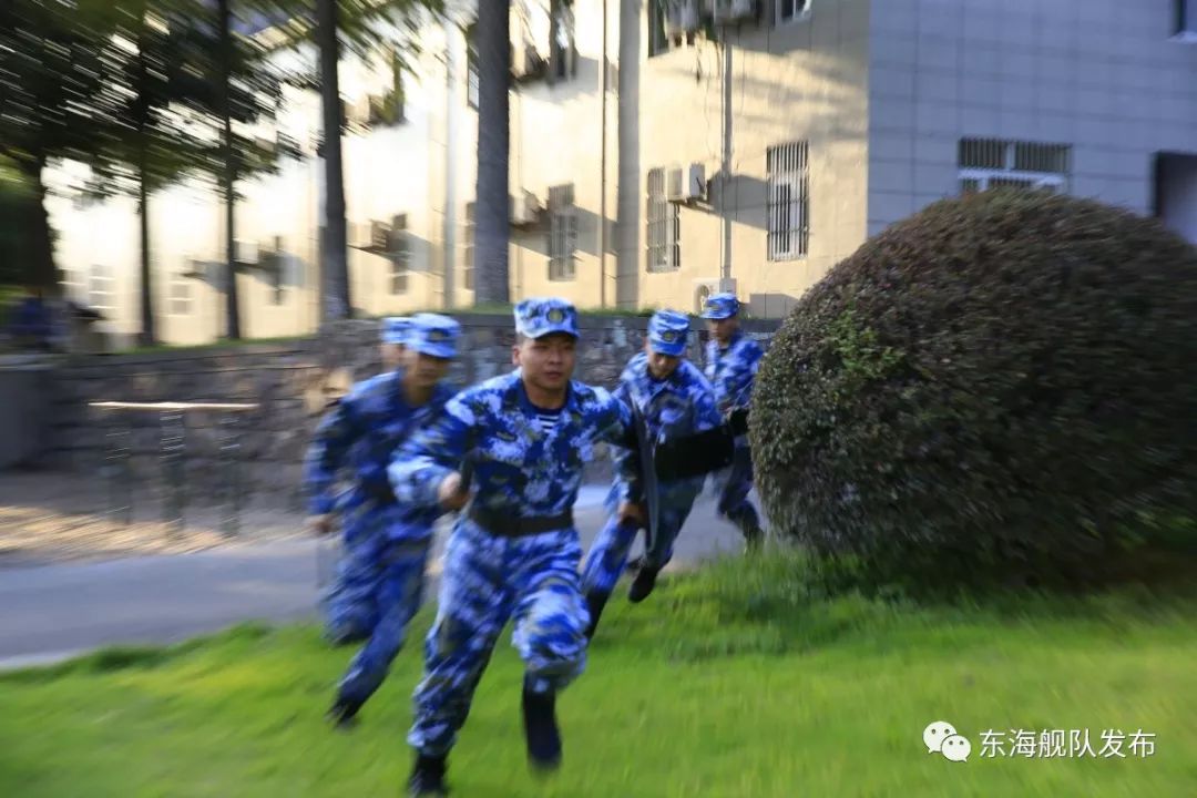 是不是有点好奇 那今天,就跟着小编走进 东部战区海军某部警卫连