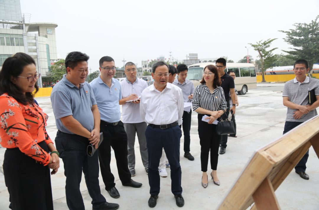开平市副市长陈杰文参加调研活动.