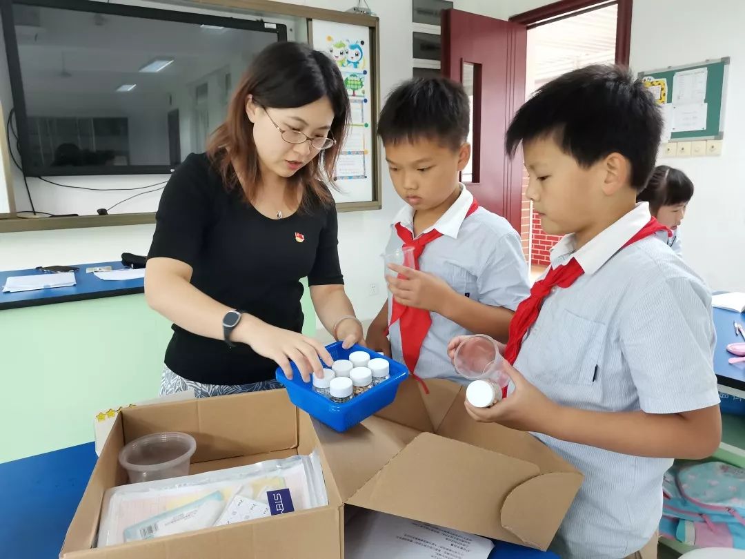 精彩课后服务多元社团体验闵行区曹行小学积极开展课后服务探索和实施