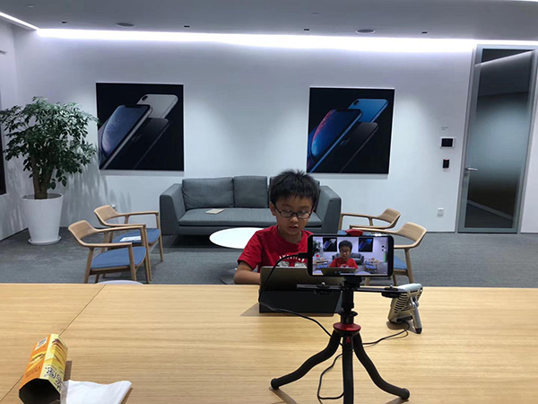 8岁“程序猿”编程教学走红网络，连苹果公司都邀他去拍视频