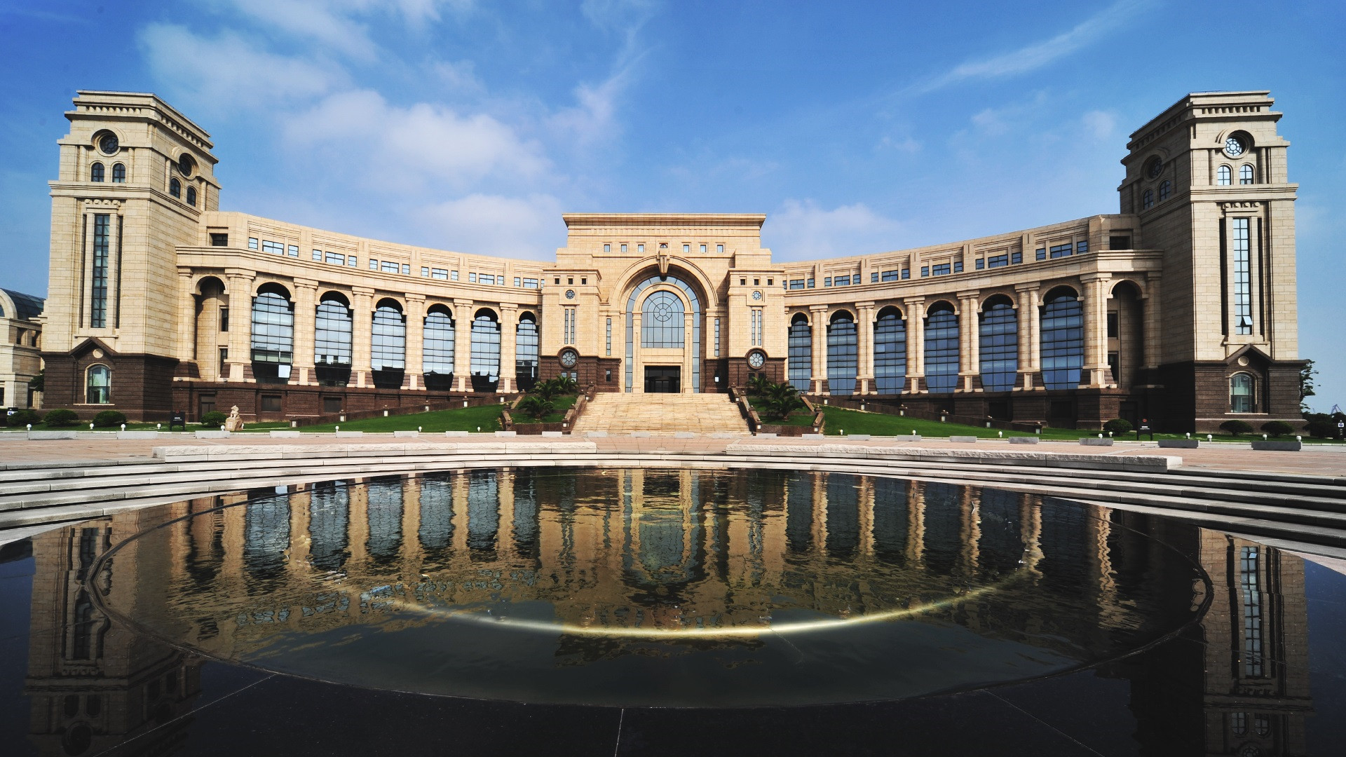 什么大学可以去香港 484321fd5a4a4104a67e1e48d7f99881.jpeg