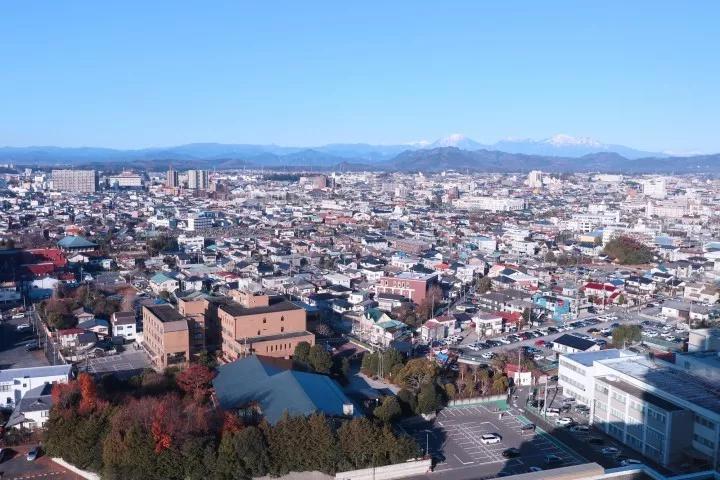 宇都宫位于栃木县中部,是日本有名的饺子城市,市内饺子店林立.5.