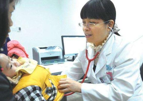 「母婴参考」宝宝生病输液，为啥扎脑袋上？医生说出内幕，这些好处外行人不懂