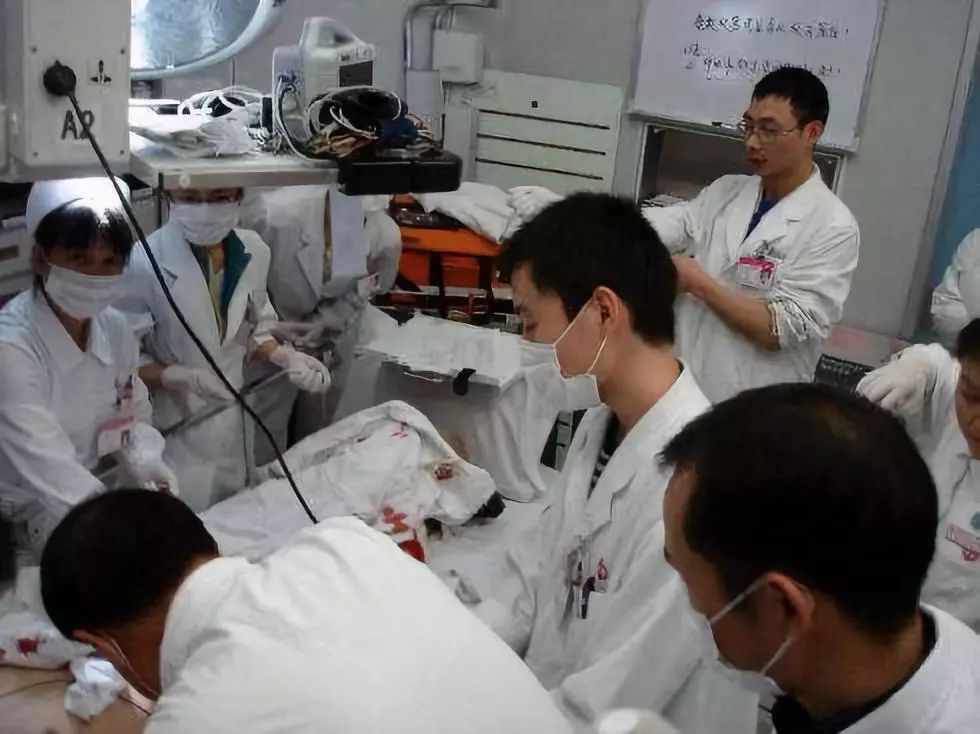 [妈妈必读]4岁男童半夜猝死，医生道明原因，父母崩溃大哭……