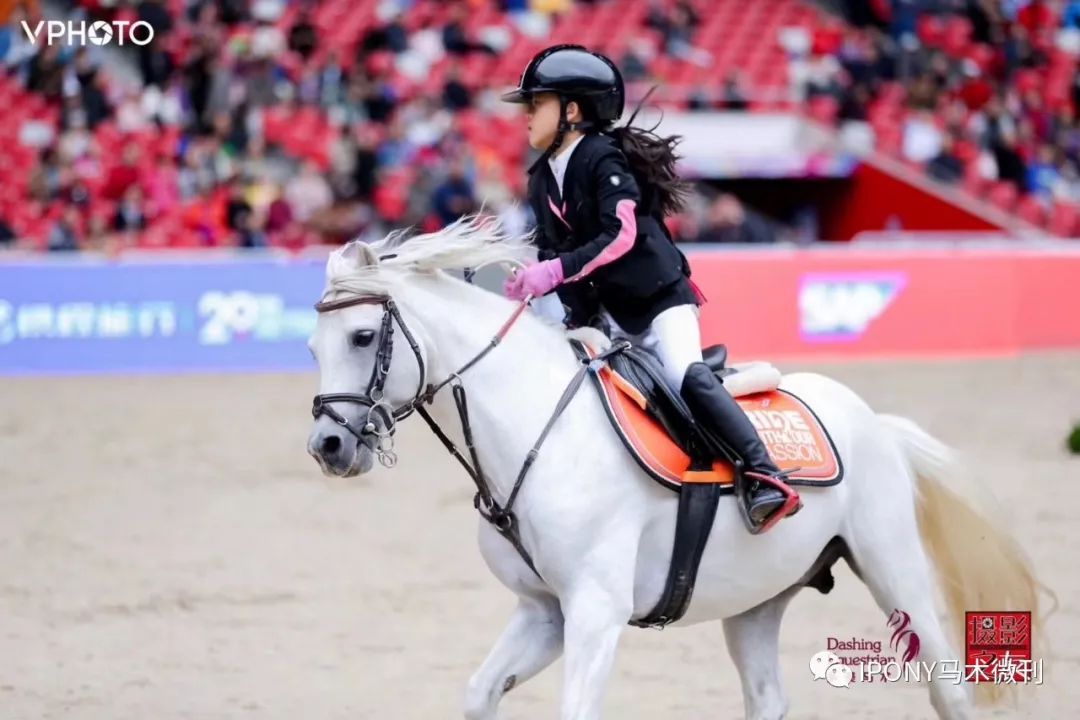 骑域小骑手 金彦知骑域小骑手 吕天泽骑域小骑手 赵钰婷同时,骑域教练