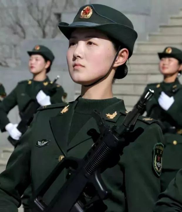 而那位出现在国庆盛典阅兵护旗仪仗队的 江苏沭阳籍女兵王心语已悄然