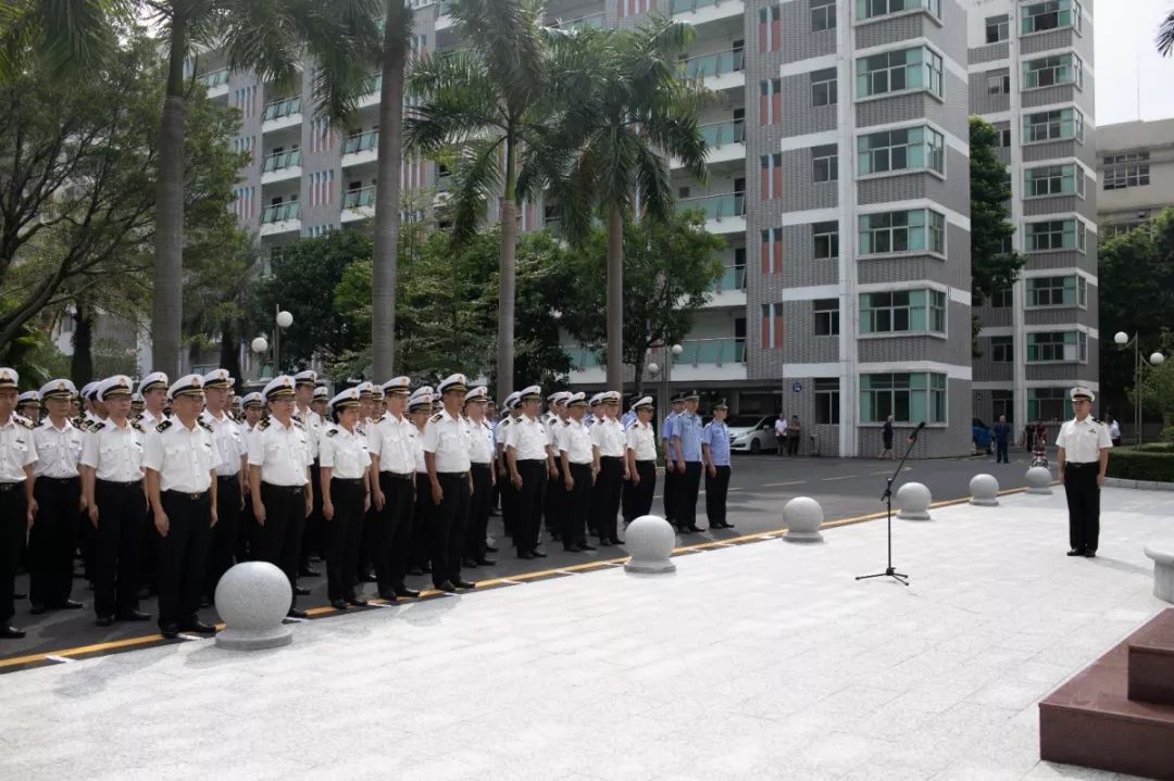 凤岗海关的变迁凝聚着无数人鲜血的旗帜标志着中华民族从此站起来了在