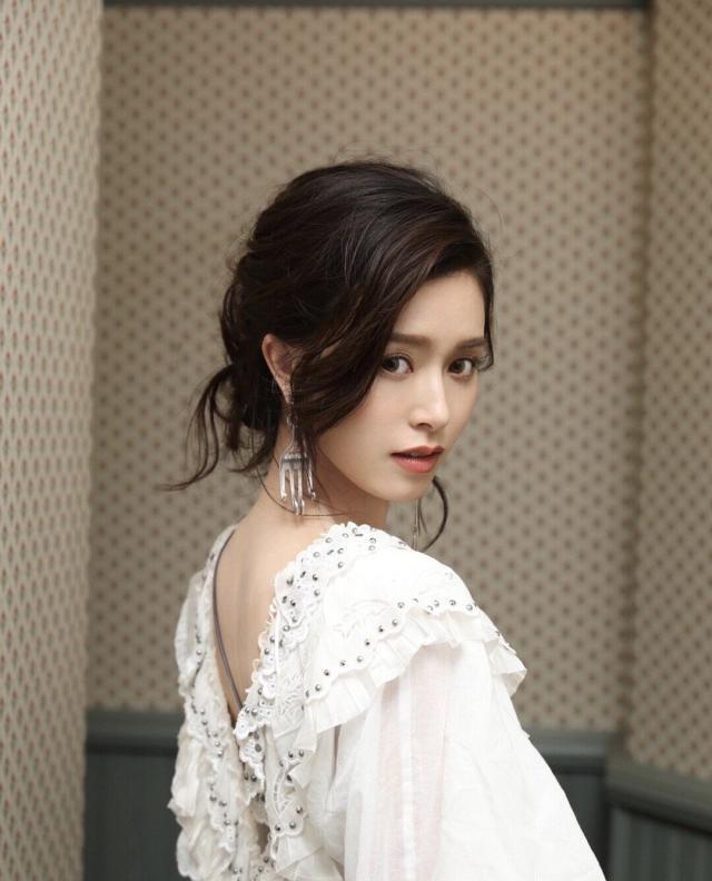 昔日闺蜜大不同文咏珊古堡大婚angelababy深陷离婚传闻