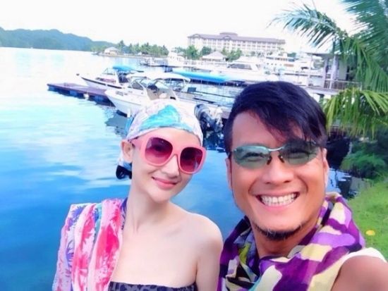 55岁孙兴携神秘女参加婚礼搂抱接吻一个不落和林美贞离婚了